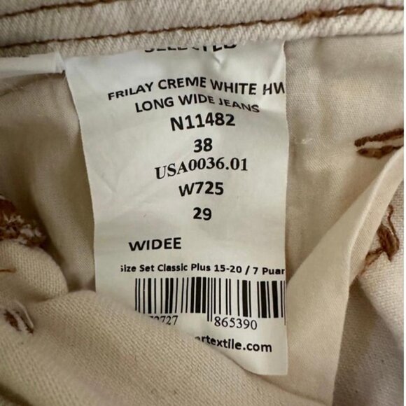 Premium Selected Femme jeans in a crisp cream white shade - Picture 7 of 8